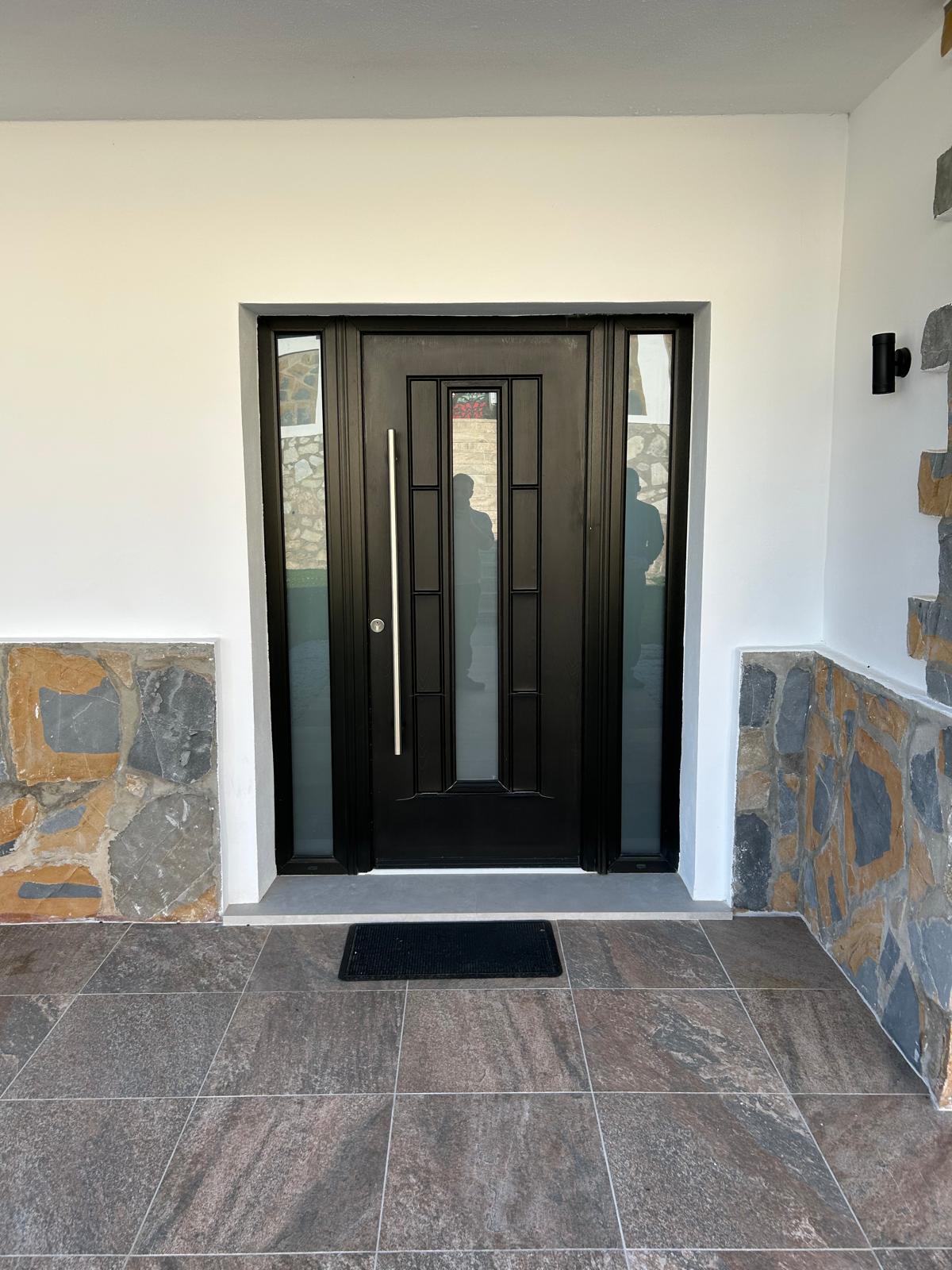 Puerta de entrada moderna Marbella